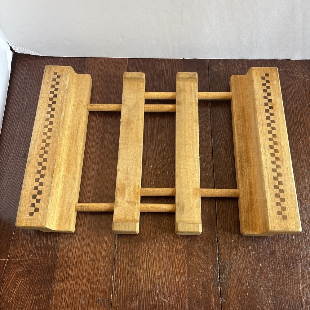 Pampered‎ Chef Wooden Expanding Trivet Holder Made In USA